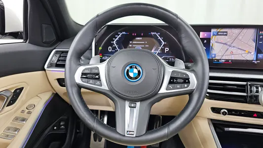 BMW 3 Series (G20) 330e M 2023 13