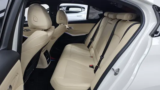 BMW 3 Series (G20) 330e M 2023 26