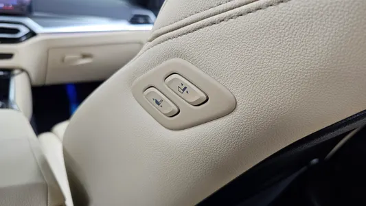BMW 3 Series (G20) 330e M 2023 29