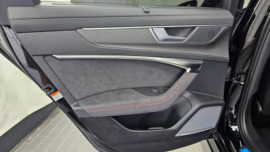 Audi RS 6 (C8) 4.0 TFSI 2025 25
