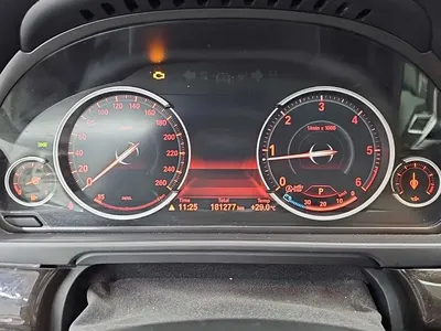 BMW 5 Series (F10) 520d 2013 6