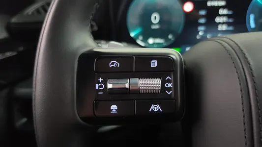 Hyundai (GN7) 2023 16