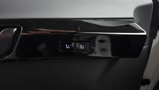 Hyundai (GN7) 2023 18