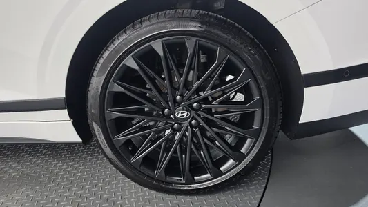 Hyundai (GN7) 2023 21