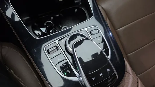 Mercedes-Benz E-Class W213 E200 2018 27