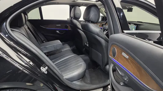 Mercedes-Benz E-Class W213 E220d 4MATIC 2019 12