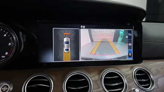 Mercedes-Benz E-Class W213 E220d 4MATIC 2019 16