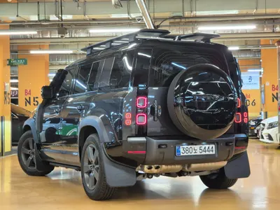 Land Rover (L663) 110 D300 X- HSE 2026 4