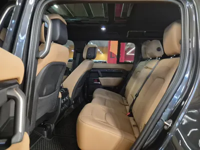 Land Rover (L663) 110 D300 X- HSE 2026 12