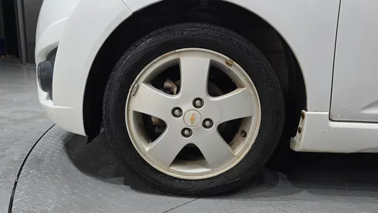 Chevrolet Spark LT 2012 5