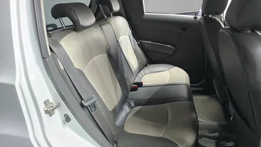 Chevrolet Spark LT 2012 11