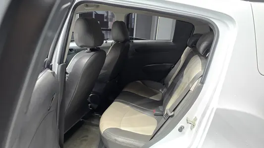 Chevrolet Spark LT 2012 12