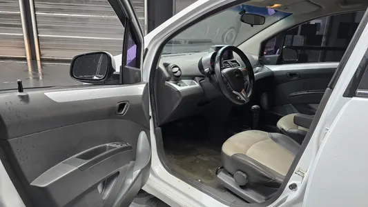 Chevrolet Spark LT 2012 10