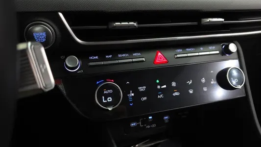 Hyundai (DN8) 2024 33