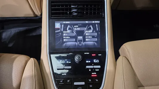 Porsche (971) 3.0 AWD 2020 29