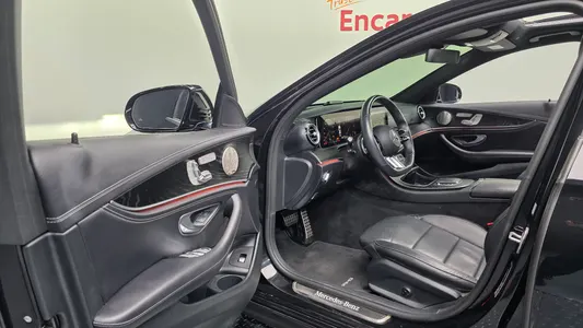 Mercedes-Benz E-Class W213 E220d 4MATIC AMG Line 2022 10
