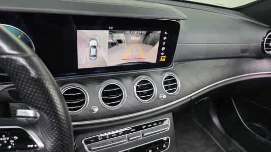 Mercedes-Benz E-Class W213 E220d 4MATIC AMG Line 2022 17