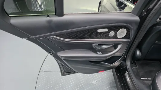 Mercedes-Benz E-Class W213 E220d 4MATIC AMG Line 2022 25