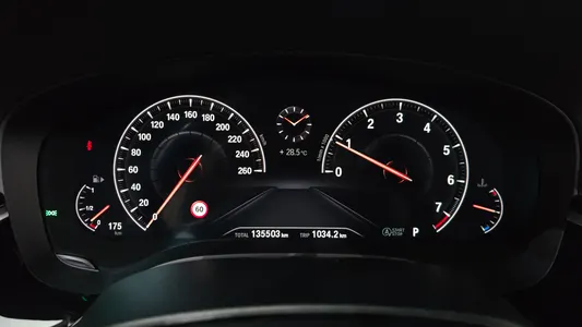 BMW 5 Series (G30) 520i 2019 8