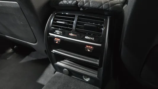 BMW 5 Series (G30) 520i 2019 18