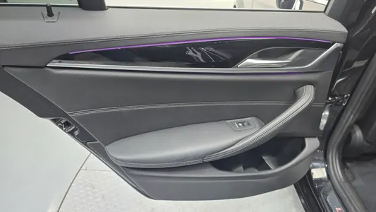 BMW 5 Series (G30) 520i 2019 25