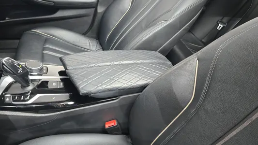 BMW 5 Series (G30) 520i 2019 28