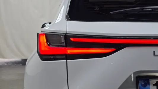 Lexus NX350h 2 2026 24