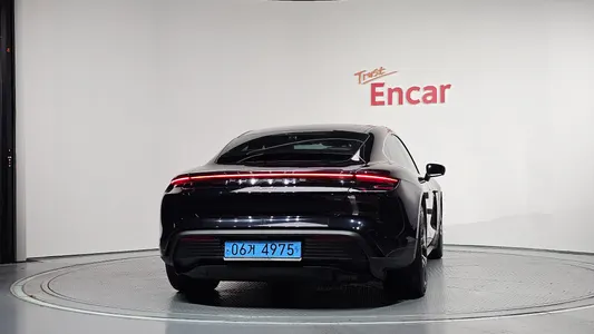 Porsche 타이칸 2021 4