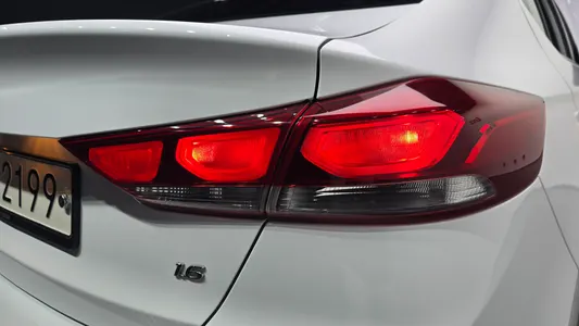 Hyundai AD 1.6 GDI 2017 24