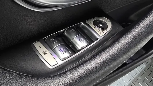Mercedes-Benz E-Class W213 E220d 2018 14