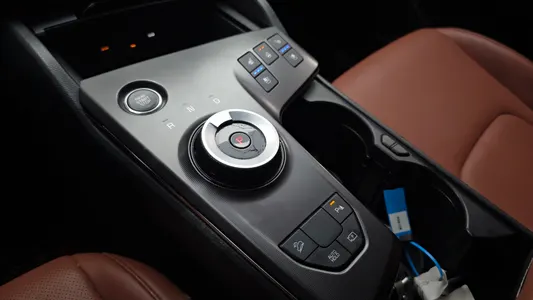 Kia 5 LPG 2.0 2WD 2025 9
