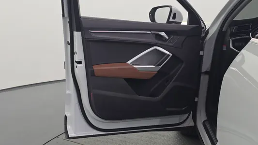 Audi Q3 (F3) 35 TDI 2020 24