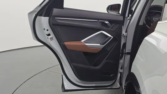 Audi Q3 (F3) 35 TDI 2020 25