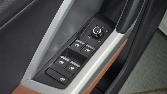Audi Q3 (F3) 35 TDI 2020 33