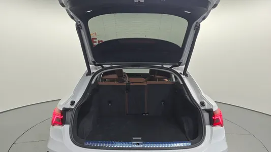 Audi Q3 (F3) 35 TDI 2020 27