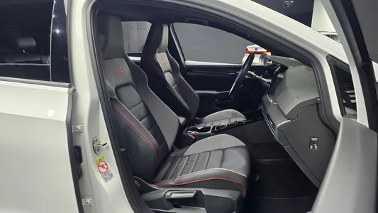 Volkswagen 8 2.0 GTI 2023 10