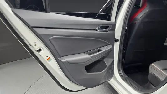 Volkswagen 8 2.0 GTI 2023 26