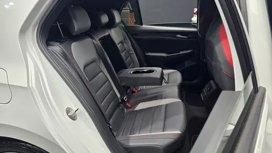 Volkswagen 8 2.0 GTI 2023 27