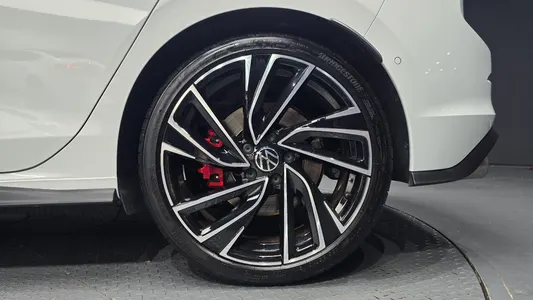 Volkswagen 8 2.0 GTI 2023 22