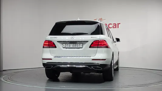 Mercedes-Benz GLE-Class W166 GLE350 d 4MATIC 2018 4
