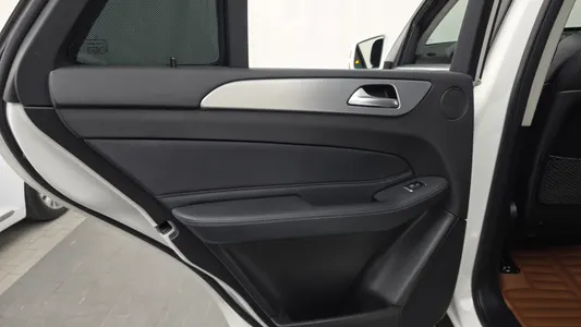 Mercedes-Benz GLE-Class W166 GLE350 d 4MATIC 2018 25