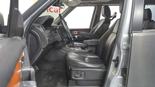 Land Rover 4 3.0 SDV6 SE 2011 10