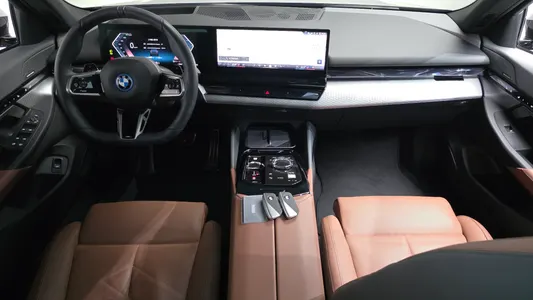 BMW 5 Series (G60) 530e M 2025 6