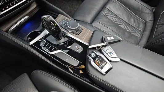 BMW 5 Series (G30) 530i 2018 9