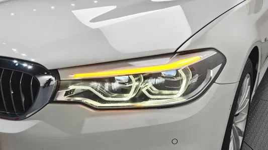 BMW 5 Series (G30) 530i 2018 22