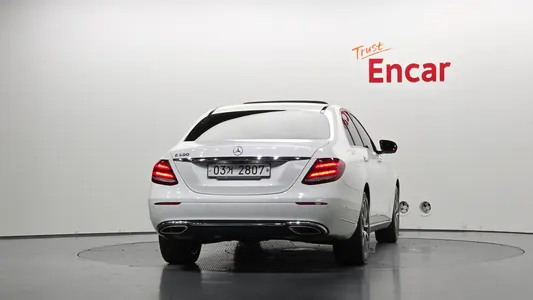 Mercedes-Benz E-Class W213 E300 2018 4