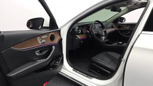 Mercedes-Benz E-Class W213 E300 2018 10