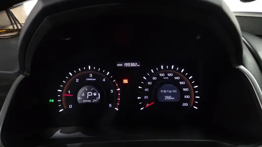 KG Mobility C 2.0 CVT 2WD 2014 8