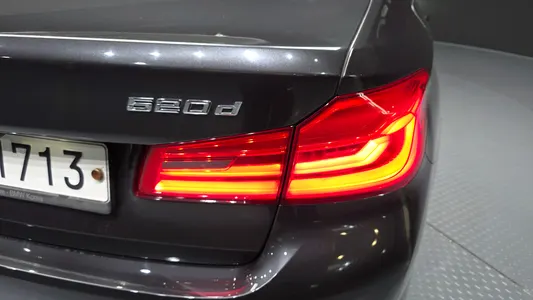 BMW 5 Series (G30) 520d xDrive 2019 23