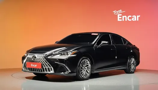 Lexus ES300h 7 2025